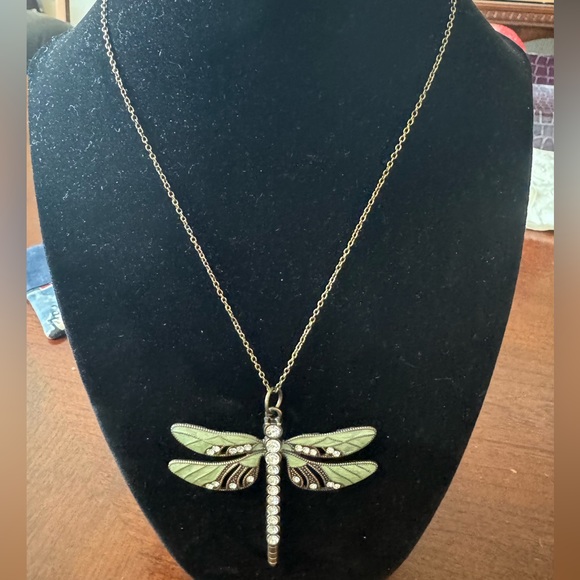 Rhinestone, Green Enamel Dragonfly Vintage Inspired, Antique gold tone necklace - Picture 3 of 9
